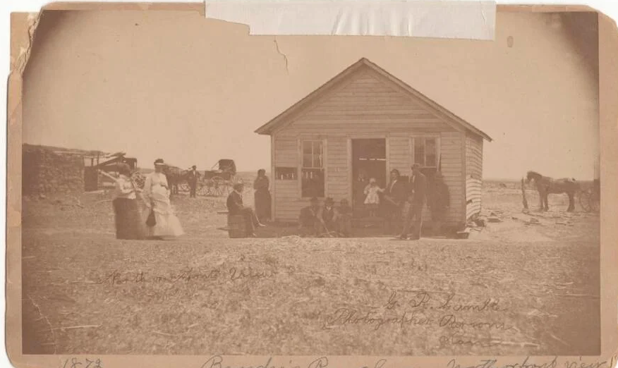 Bi an vu an thi the 11 du khach trong “nha tro chet choc“-Hinh-2