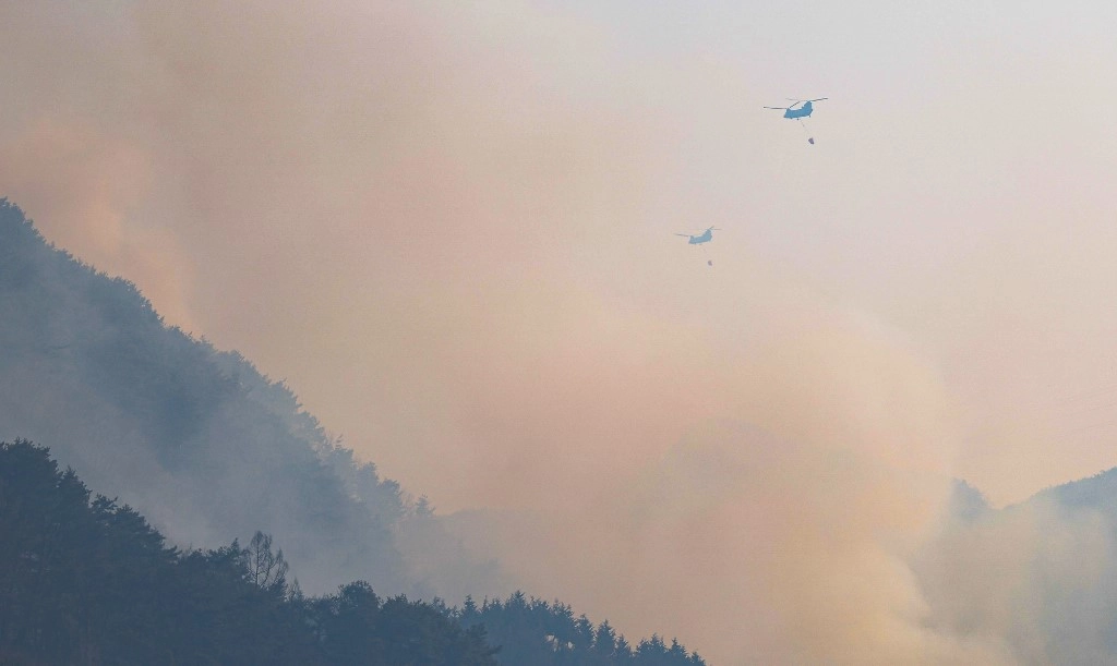 Hơn 27.000 người đã phải sơ tán để đảm bảo an toàn. Ảnh: TRT.