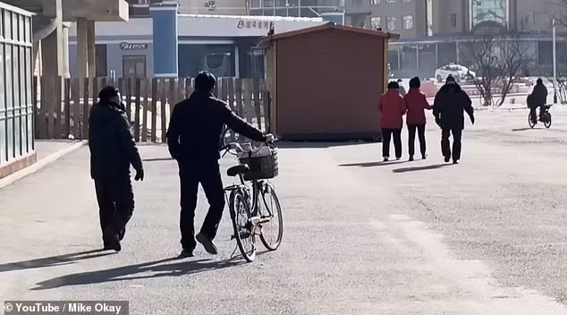 Mike cho biết đường phố khá thông thoáng. Ảnh: YouTube/Mike Okay.