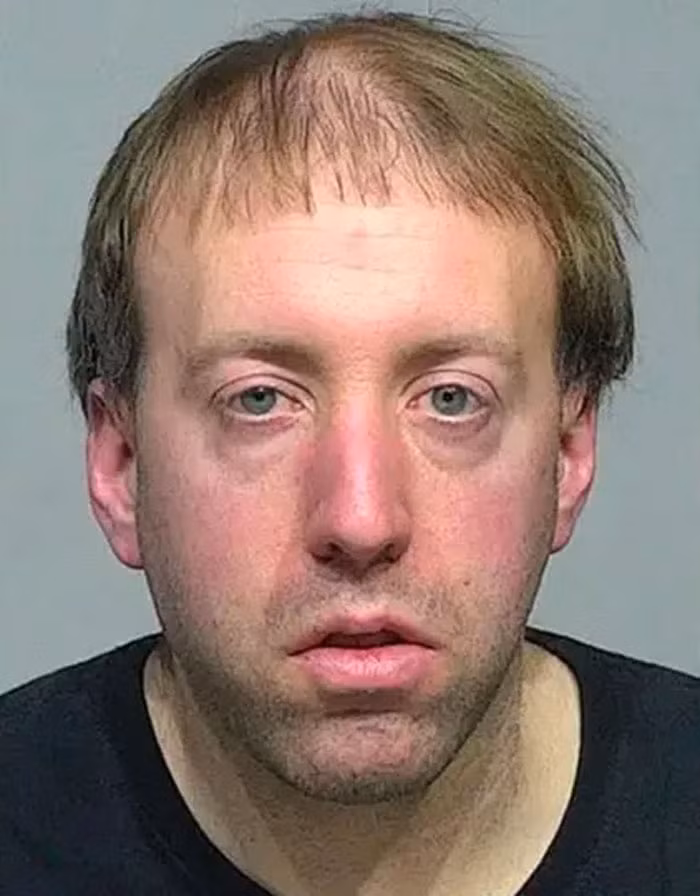 Nạn nhân, được xác định là JH, đã trình báo vụ việc với cảnh sát ở Wisconsin (Mỹ), cáo buộc nam đồng nghiệp Joseph Ross (ảnh) bỏ keo siêu dính vào đồ uống của cô vào ngày 20/3. Ảnh: Văn phòng Biện lý Quận Milwaukee. 