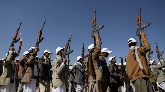 Ngày 17/3, Houthi tuyên bố đã hai lần mở cuộc tấn công nhằm vào nhóm tác chiến tàu sân bay của Mỹ trong vòng 24 giờ. Ảnh: CNBC.