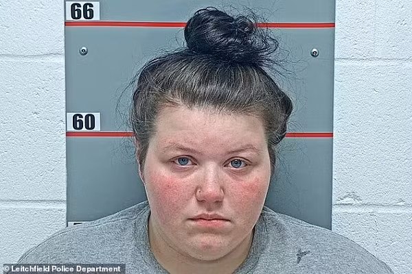 Nu bao mau tre bao hanh be trai 1 tuoi gay phan no