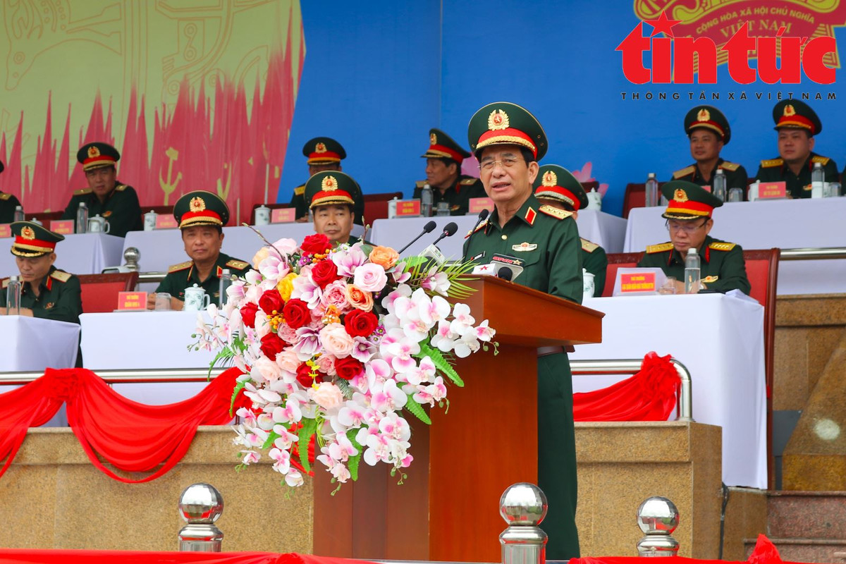 Dai tuong Phan Van Giang kiem tra hop luyen dieu binh, dieu hanh-Hinh-2