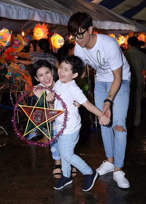 Đặc biệt, bé Sushi đã vui đón Tết thiếu nhi cùng với các bạn có hoàn cảnh kém may mắn trong một sự kiện thiện nguyện. 