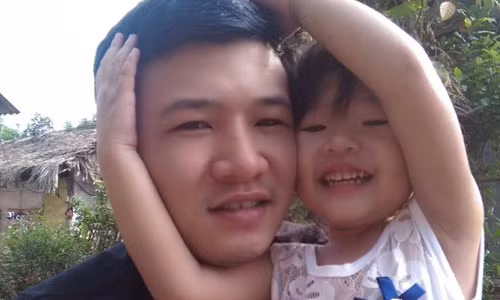 Ong bo don than bi con gai 3 tuoi giuc di lay vo-Hinh-2