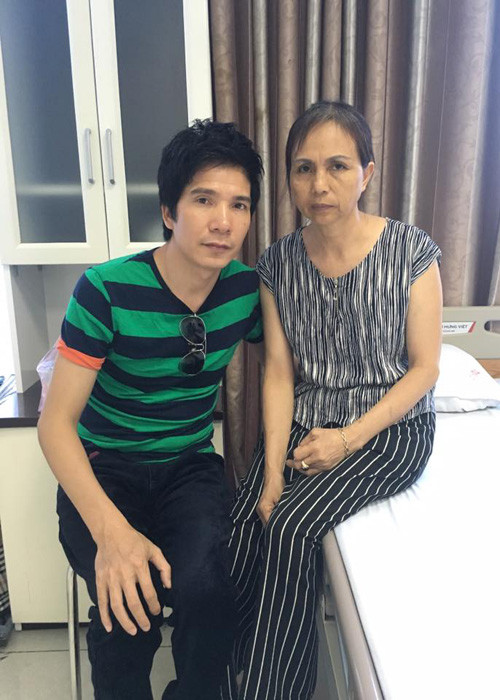 Ca sĩ Hồ Quang 8 cho biết, gia đình đang chờ giờ lành để tiễn Hán Văn Tình rời xa cõi tạm. Được biết, nam nghệ sĩ đang rơi vào tình trạng hôn mê sâu.