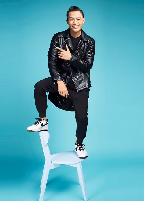 Giống như Janice Phương, Việt Thắng cũng không được đào tạo bài bản về âm nhạc nhưng chính niềm đam mê đã đưa anh tiến gần hơn với giấc mơ của mình. 