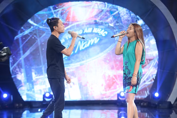 Việt Thắng là chàng trai sở hữu giọng hát nam tính, phóng khoáng luôn nhận được lượng bình chọn cao từ khán giả.