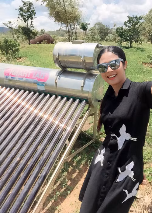 Hiện tại, Ngọc Hân không chỉ hoạt động nghệ thuật mà còn thử sức ở lĩnh vực kinh doanh.