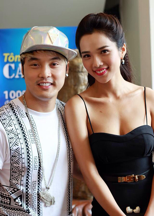 Dù hẹn hò từ năm 2013 nhưng đến tháng 1/2014, cặp đôi mới công khai chuyện tình cảm. Trước khi đến với Ưng Hoàng Phúc, Kim Cương đã trải qua một lần đò và có một cậu con trai. 