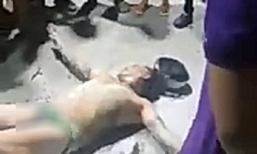 Hut thuoc o cay xang, nam thanh nien boc chay