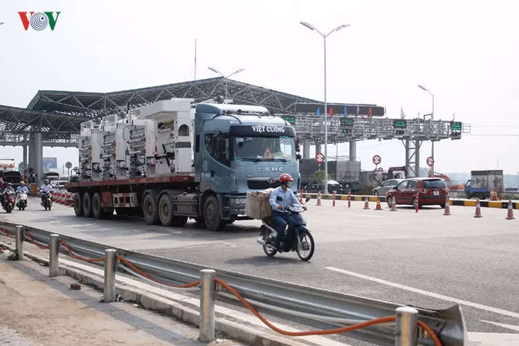 Nguoi dan “tay xach nach mang” do ve Ha Noi sau ky nghi-Hinh-6