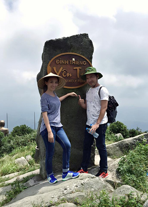 Cặp vợ chồng được yêu mến nhất nhì showbiz Việt khoe hình ảnh chinh phục được đỉnh núi nổi tiếng.