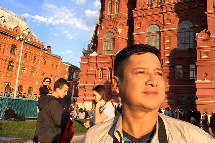 Ngoài lúc làm việc, “Táo giao thông” dành thời gian khám phá những địa danh nổi tiếng của xứ bạch dương.