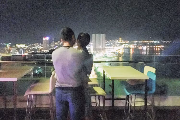 Vốn là những người kín tiếng nên Á hậu 3 cuộc thi Hoa hậu Quốc tế 2015 và bạn trai hạn chế khoe ảnh trên trang cá nhân.