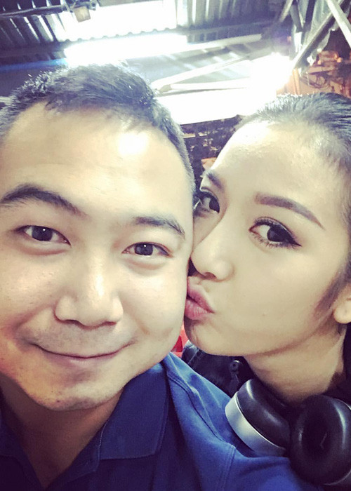 Ngay sau đó, Thúy Vân đã thừa nhận hẹn hò Nguyễn Tuấn John và tính đến nay, cả hai đã tìm hiểu nhau nhau được ba tháng.