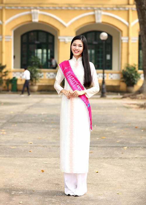 A hau Thanh Tu bi vay kin khi ve tham truong cu-Hinh-2