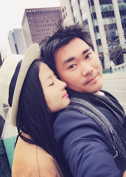 Trên trang cá nhân, James Ngô thường xuyên đăng tải những khoảnh khắc tình cảm của mình bên bạn gái. 