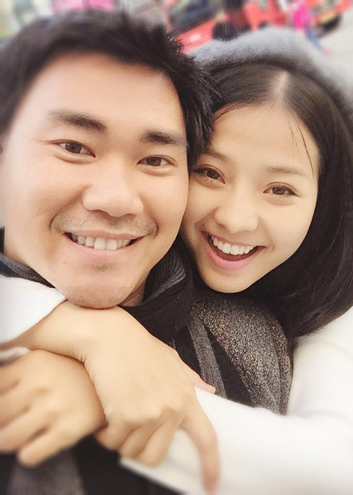 James Ngô sinh năm 1984, hơn Khánh Hiền 7 tuổi. Anh là quay phim của nhiều dự án như “Taxi, em tên gì?”, “Truy sát”, “Để mai tính 2”, “Tèo em”... 