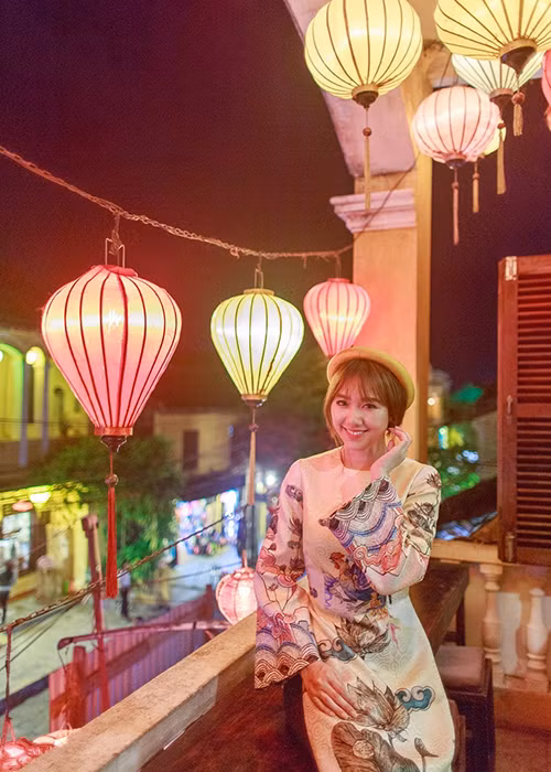 Vừa qua, bộ đôi diễn viên phim “Bệnh viện ma” vướng nhiều ồn ào đời tư từ loạt ảnh tình tứ nơi công cộng đến clip nhạy cảm trong rạp chiếu phim. (Ảnh: VTC News) 