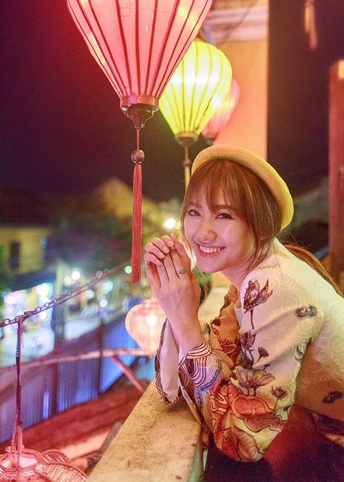 Giọng ca “Anh cứ đi đi” vẫn luôn tự nhủ rằng cô giống như loài cỏ dù bị chà đạp nhưng vẫn sống sót. (Ảnh: VTC News) 