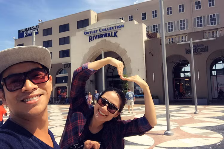 Sau đám hỏi, Ngọc Lan còn cùng Thanh Bình sang Mỹ để thăm gia đình của hôn phu. Đôi uyên ương cũng tranh thủ khám phá xứ cờ hoa.