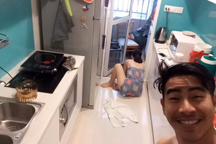 Thậm chí, cặp đôi không ngại chia sẻ những bức ảnh dìm hàng người bạn đời của mình.