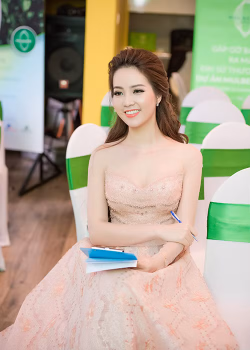 Ngoài công việc MC, người đẹp 8x còn lấn sân lĩnh vực kinh doanh.