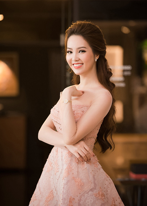 Ngoài tổ ấm hạnh phúc, Á hậu 2 cuộc thi Hoa hậu Việt Nam 2008 còn có một sự nghiệp thành công.