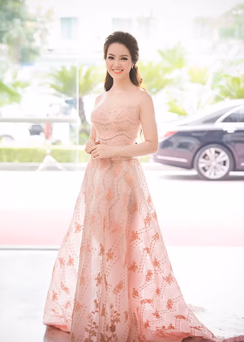 Là người đẹp gắn liền với hình ảnh "sạch", Á hậu Thụy Vân ngày càng nhận được sự yêu mến của khán giả.