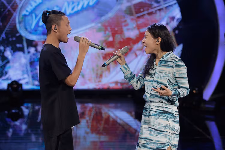 Bên cạnh đó, nữ giám khảo của Vietnam Idol 2016 sẽ có hai tiết mục song ca cùng top 2: Việt Thắng và Janice Phương. 