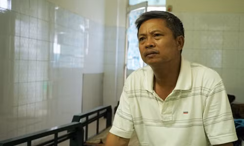 Cha hiến da ghép cho con gái bị bỏng nặng Cha hien da ghep cho con gai bi bong nang