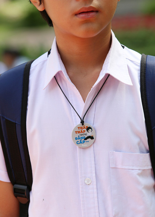 Dây đeo với nội dung cực cá tính: Thấp thấp nhưng đẳng cấp