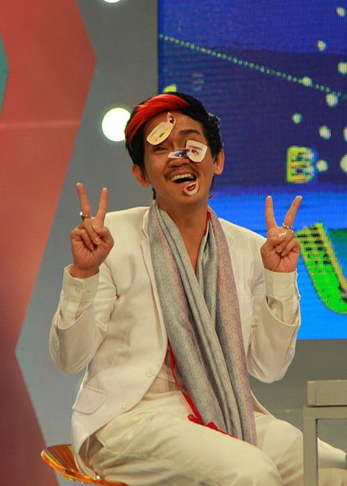 Theo lời MC của Bữa trưa vui vẻ, Minh Thuận lúc nào cũng vui vẻ và chỉn chu.