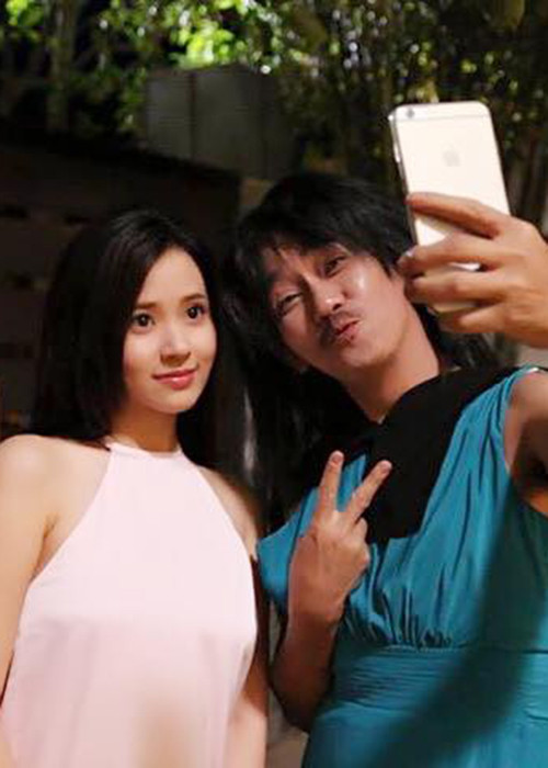 Ngày Minh Thuận qua đời, Midu đăng tải khoảnh khắc nam ca sĩ vui vẻ chụp ảnh cùng cô. Minh Thuận và Midu từng hợp tác trong bộ phim “Thiên mệnh anh hùng” và “Bí ẩn song sinh”.