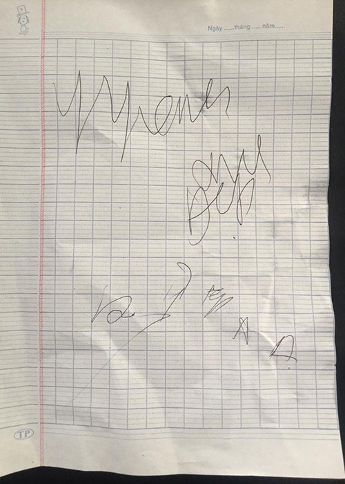 Trước khi Minh Thuận qua đời, Vy Oanh cũng đã kịp đến thăm người anh thân thiết của mình tại bệnh viện. Nam ca sĩ còn từng viết dòng chữ “Vy Oanh xinh đẹp” dành cho cô.
