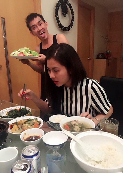 Diễn viên Vân Trang tiết lộ khoảnh khắc đời thường giản dị của ca sĩ Minh Thuận kèm tâm sự luôn mong anh sẽ vui vẻ dù ở đâu.