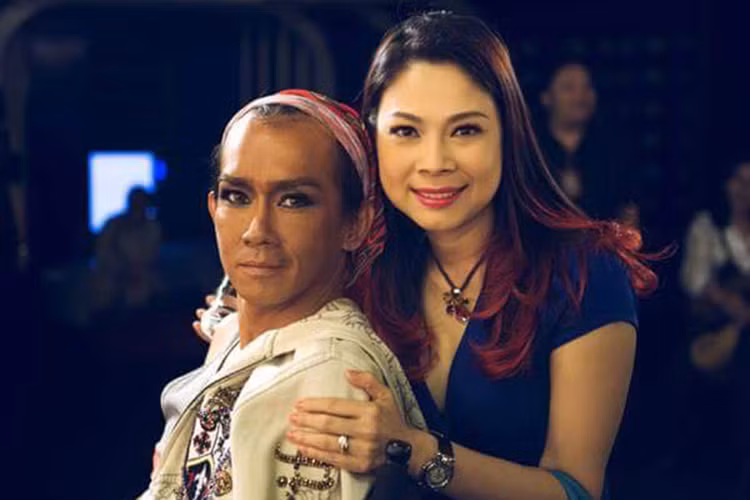 Minh Thuận còn có mối quan hệ thân thiết với Thanh Thảo. Cả hai đã có nhiều kỷ niệm với nhau.