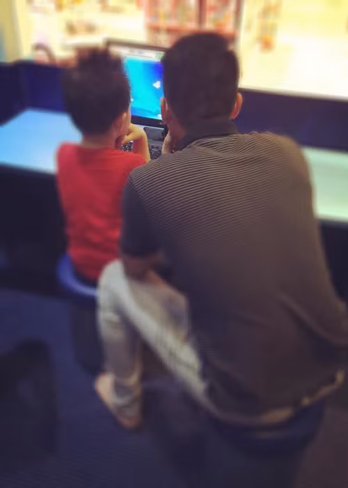 Trong khi đó, Lê Phương cũng đã tìm được bến đỗ bình yên bên Phạm Trung Kiên. Trong ảnh, nữ diễn viên khoe ảnh bạn trai thân thiết với cậu quý tử.