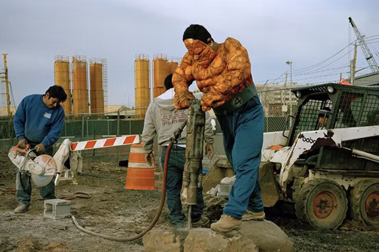 "Người đá" cũng tìm được công việc đúng chuyên môn. 