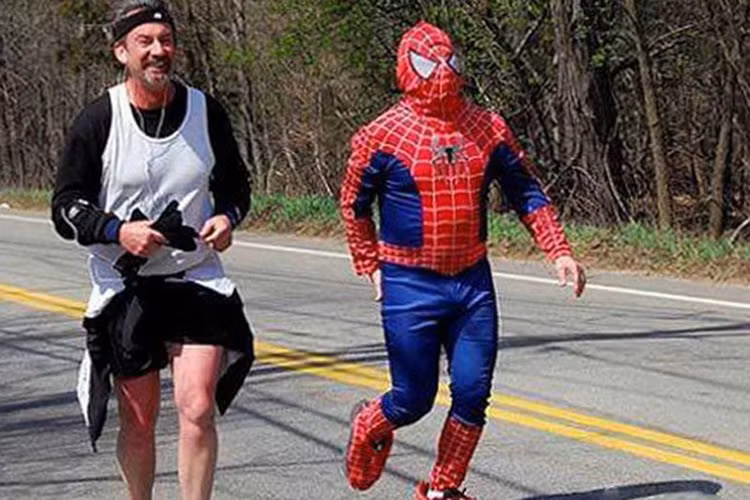 "Người nhện" có vẻ yếu đi nhiều rồi. 