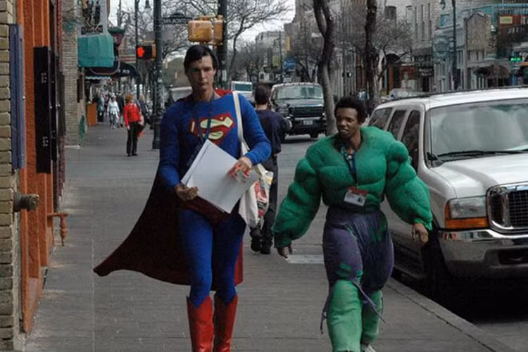 Hulk phiên bản lỗi ở cuộc sống đời thường. 