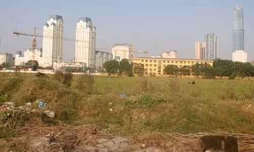 Chet yeu du an khung Thap Dau khi cua PVC