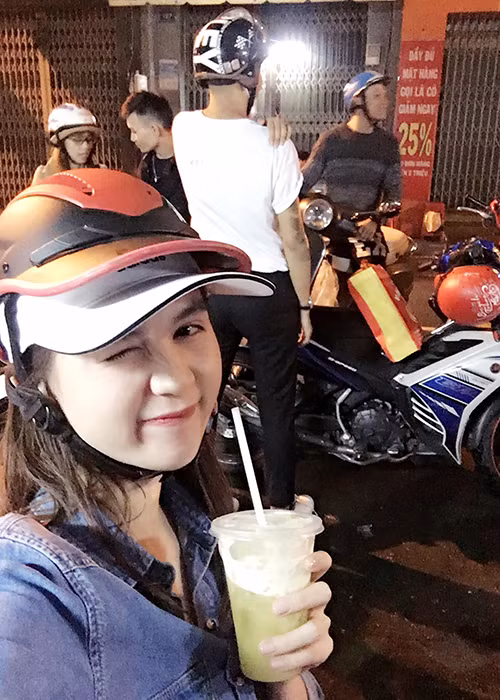 Kết thúc chuyến đi làm từ thiện, Ngọc Trinh cảm thấy rằng cô đã có một ngày vô cùng ý nghĩa.