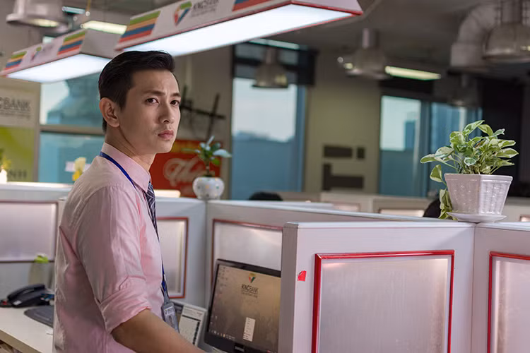 Nhân vật của Đỗ An sẽ có chuyện tình đầy “ngang trái” với nàng sếp ngang ngạnh, hiếu thắng nhưng lại có trái tim đa cảm do Miu Lê đóng. 