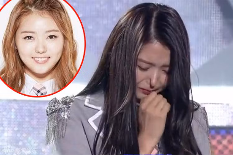 Nữ ca sỹ Im Na Young trở thành tâm điểm khi xuất hiện trong show Produce 101 bởi chiếc mũi kì dị. Cô lấy tay ấn vào cánh mũi trong lúc khóc vì hồi tưởng lại giai đoạn mới bước chân vào làng giải trí. Tuy nhiên cánh mũi của Im Na Young không đàn hồi ngay tức khắc như bình thường. Một bên mũi bị dẹp và lệch hẳn đi khiến gương mặt cô trở nên dị biệt. Nhiều người hâm mộ cho rằng, phần sống mũi của Im Na Young trở nên khác biệt so với trước đây. Cô cũng chưa lên tiếng giải thích về tin đồn chỉnh sửa nhan sắc. 