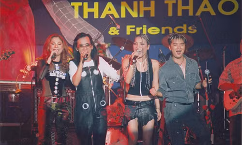 Sao Viet xuc dong chia se ky niem voi ca si Minh Thuan-Hinh-6