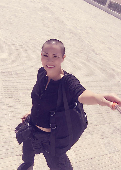 Trên trang cá nhân, Phương Thanh cũng vừa khoe loạt ảnh mái tóc đã được cắt ngắn.