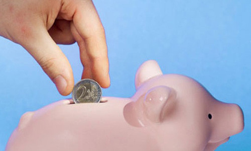 Các bà nội trợ nên hạch toán chi tiêu để hàng tháng có thể bỏ ra được một khoản tiền tiết kiệm.