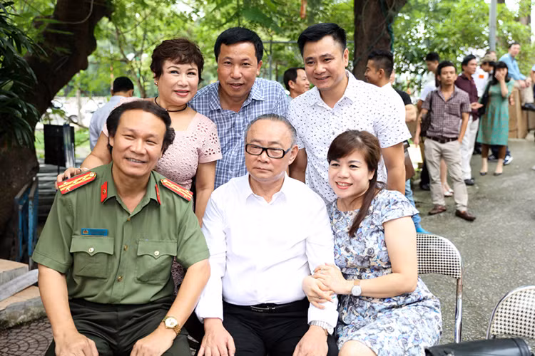 Nghe si Ha Noi te tuu ngay gio To nghe san khau-Hinh-6